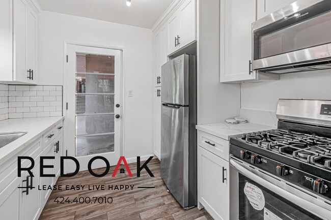 Photo - 240 N Van Ness Ave Unidad 240 1/2