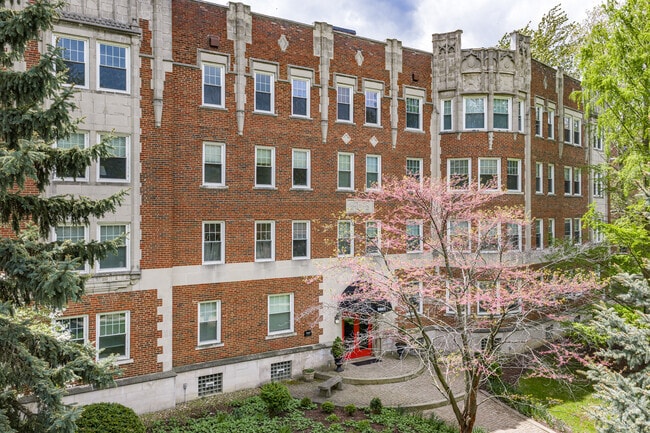 Building Photo - Townhouse Apartments