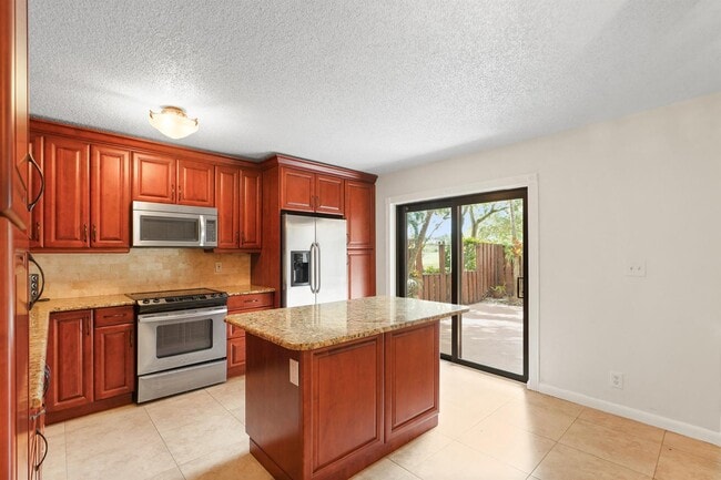 Photo - 2060 SW 90th Ave