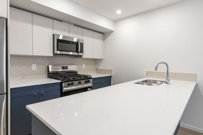 Photo - 16006-16103 103 Ave NW Unit MAIN 16006