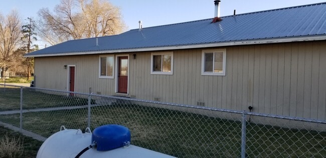 Photo - 472-285 Johnstonville Rd