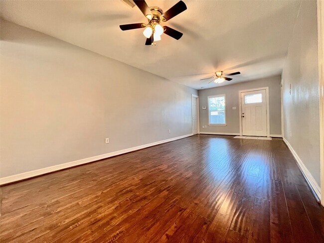 Photo - 4114 Beggs St