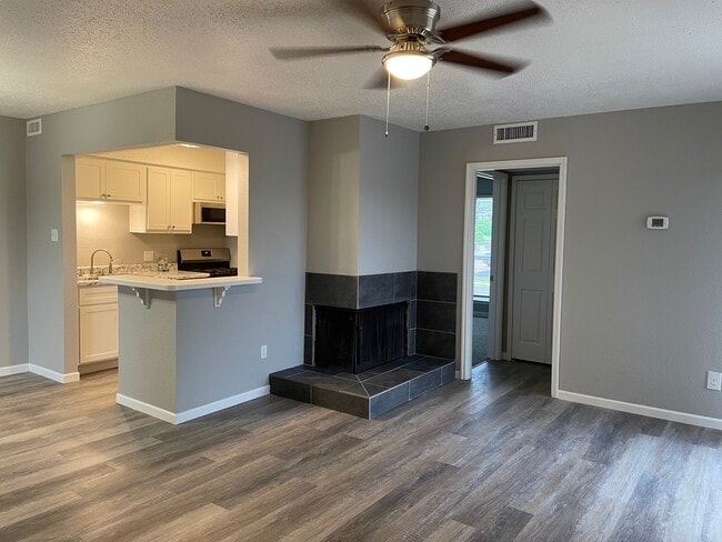 1 bedroom flat upstairs