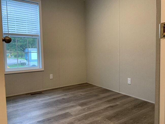 Photo - 82 Nettie Ave