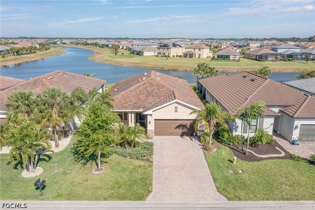 3652 E Hampton Cir