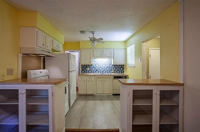 Photo - 565 25th St