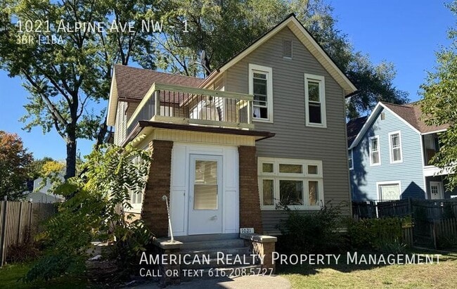 Building Photo - 1021 Alpine Ave NW Unit 1