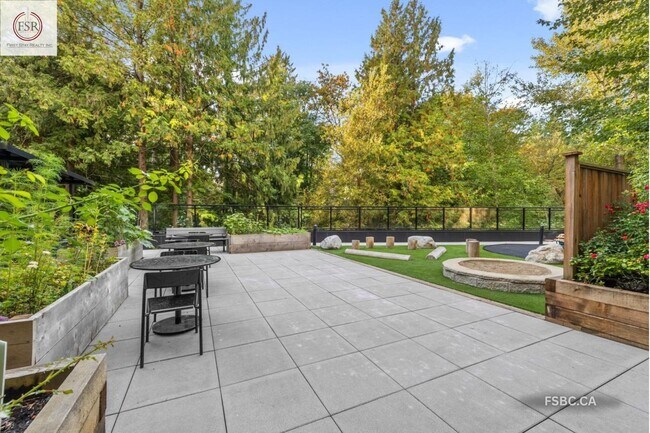 Photo - 5485 Brydon Cres Unit #
