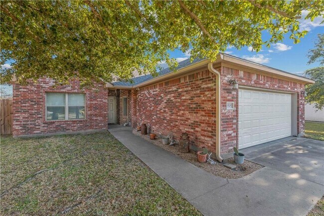 Photo - Available August 2026! Spacious 4 Bed House in South College Station!