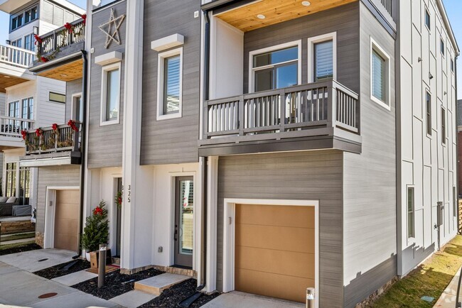 Building Photo - Brand New Modern City Townhome  | Downtown...