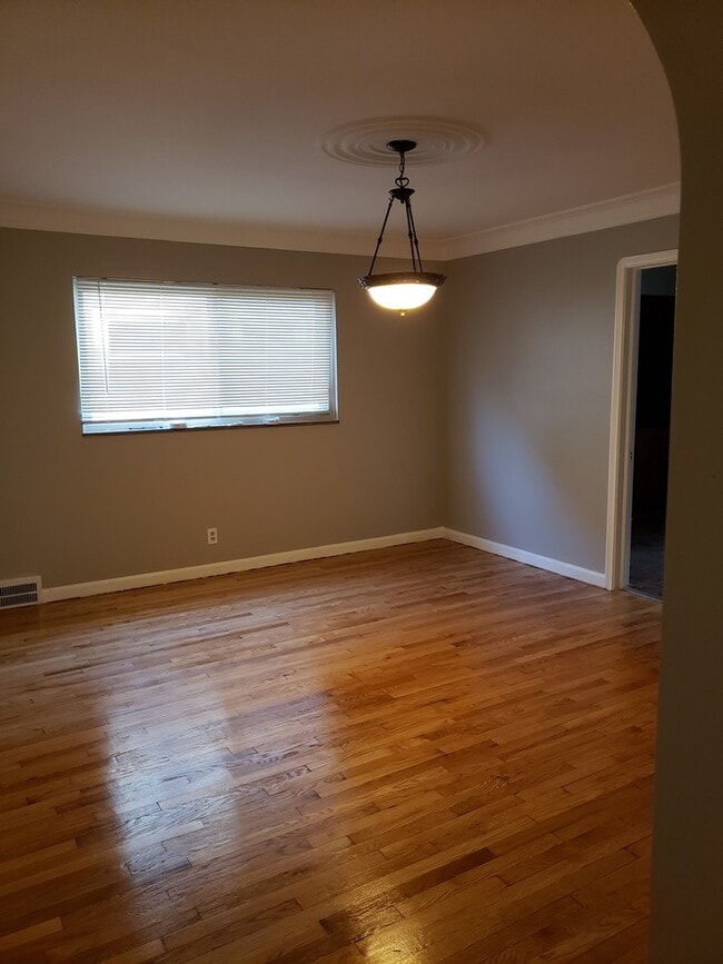 Photo - 18483 Greenlawn St