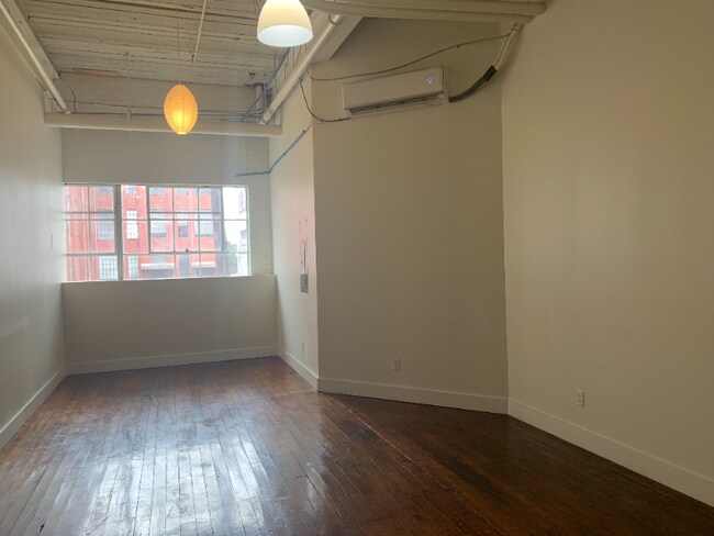 Photo - 1415 Kemper St