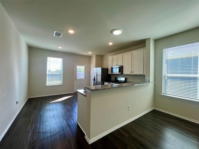 Photo - 25723 Bottlebrush Sedge St