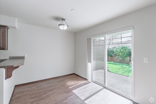2BR, 2BA - 988SF - Dining Room