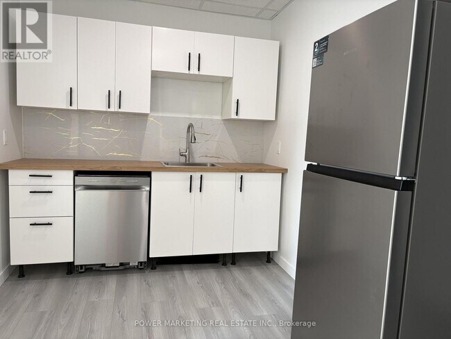 Photo - 199 King St W Unit #3