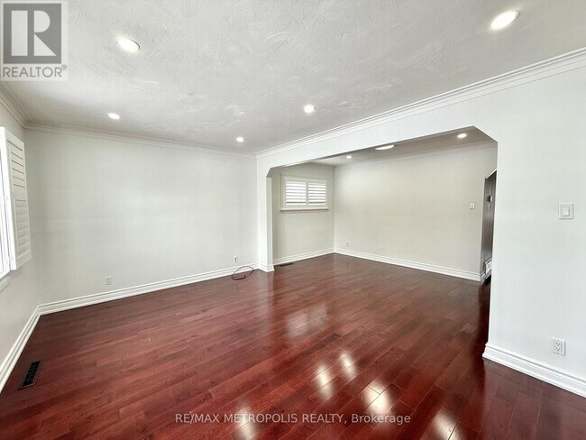 Photo - 45 Kingsdown Dr