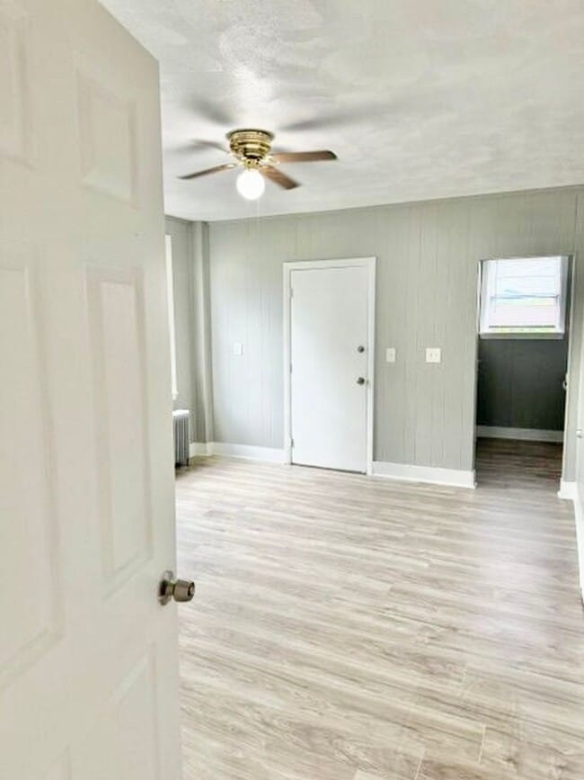 457 Admiral St Unit 2 (First Floor)