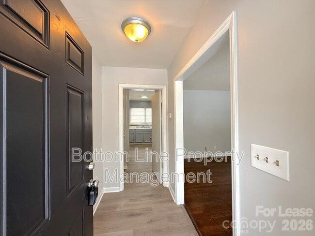 Photo - 907 Bannister Pl