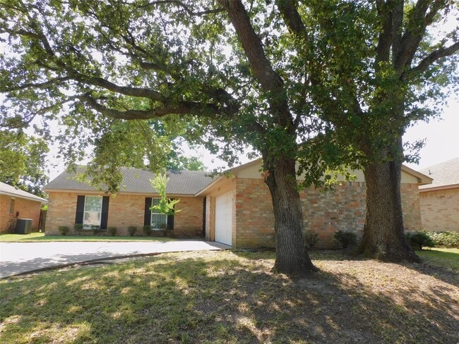 Building Photo - 1338 Leadenhall Cir