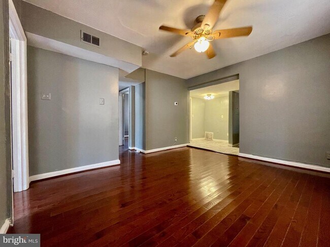 Photo - 1858 Kendall St NE Unit 2