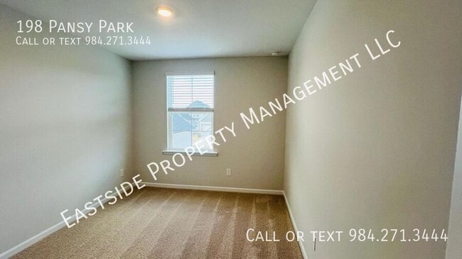 Photo - 198 Pansy Pk