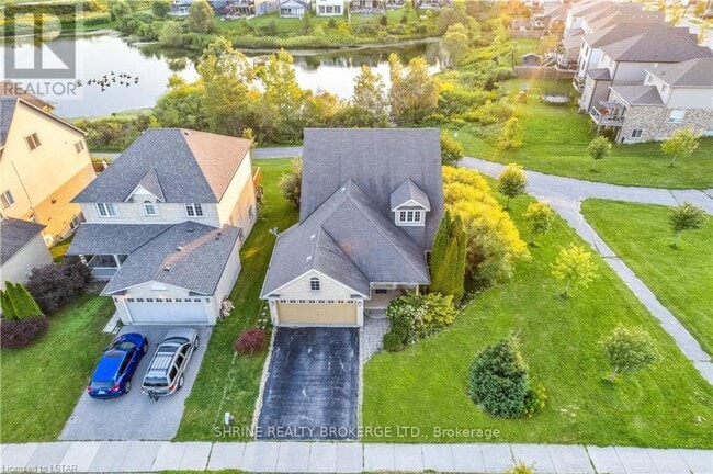 Photo - 1841 Foxwood Ave