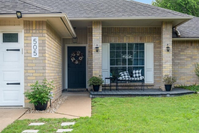 Photo - 505 Eaglecreek Dr