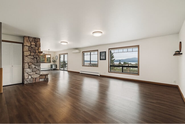 Photo - 124 Woodacres Dr