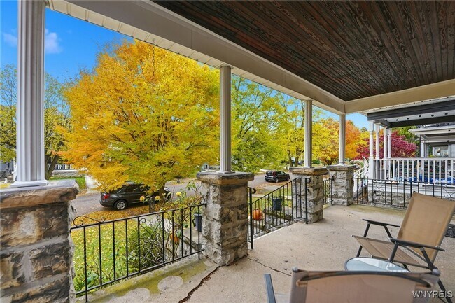 Building Photo - 830 Potomac Ave