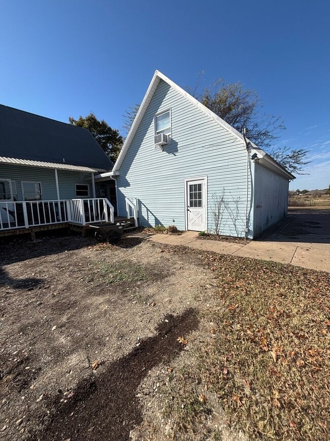 Building Photo - 6881 FM 1387 Unit 6881 FM 1387  C