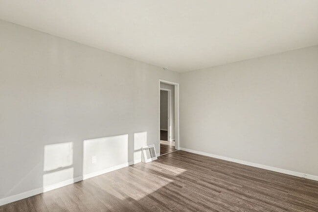 Photo - 1711 Nemnich Rd