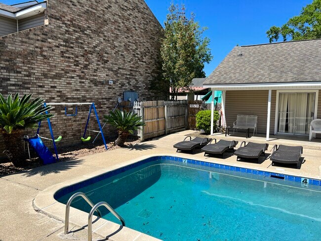 Photo - 6212 Stumberg Ln Unit 507