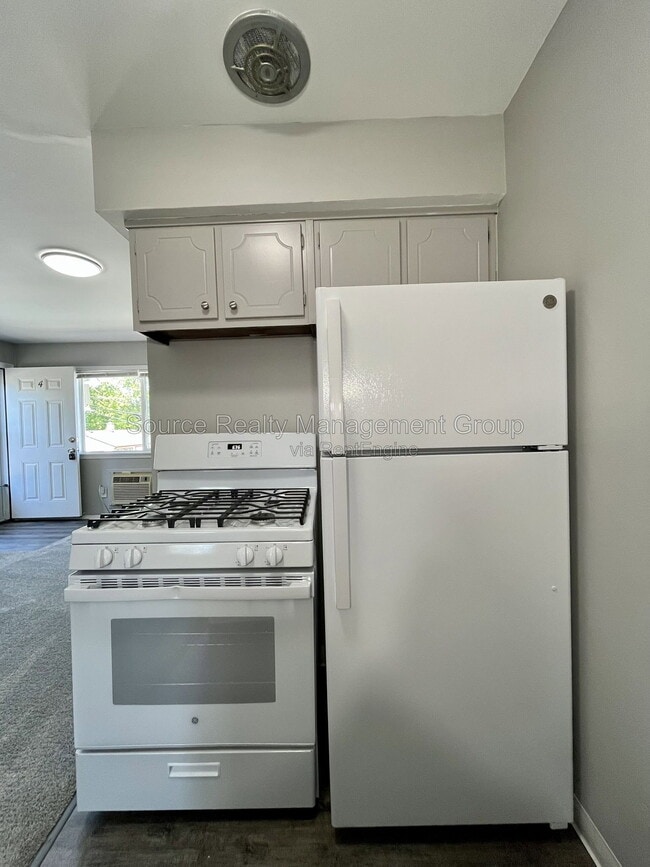 4441 Oakwood Unit 4