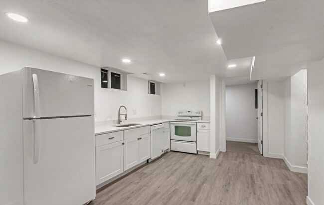 Photo - 2664 Brinker Ave