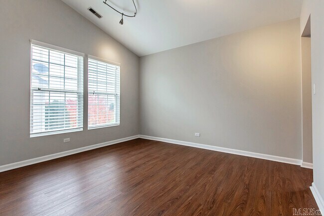 Photo - 3321 Bromley Ln