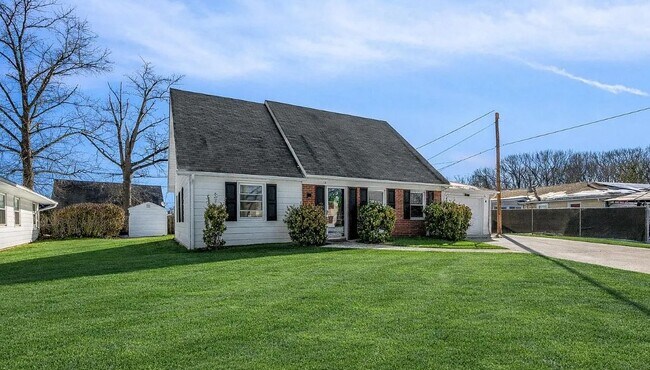 Photo - 4 Hamilton Ln