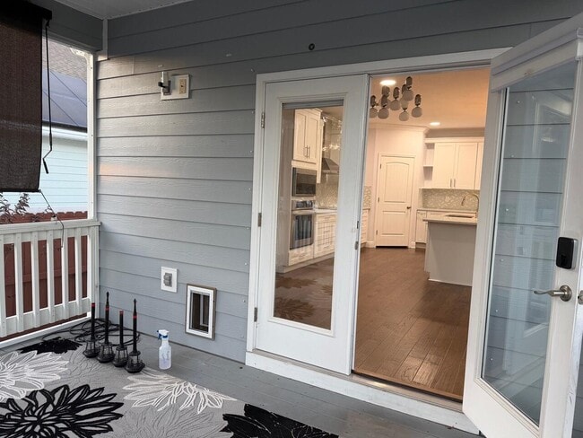 Photo - 590 Las Roblas Grande Dr