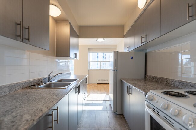 1BR, 1BA - 607SF - Kitchen