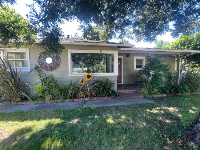 Photo - 954 Norlee St