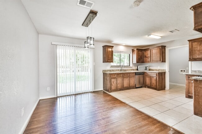 Photo - 7106 Pinetex Dr