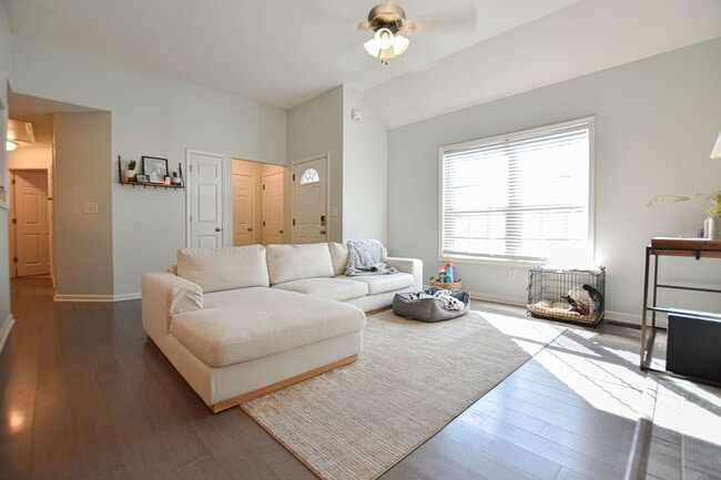 Photo - Pet Friendly Three Bedroom!