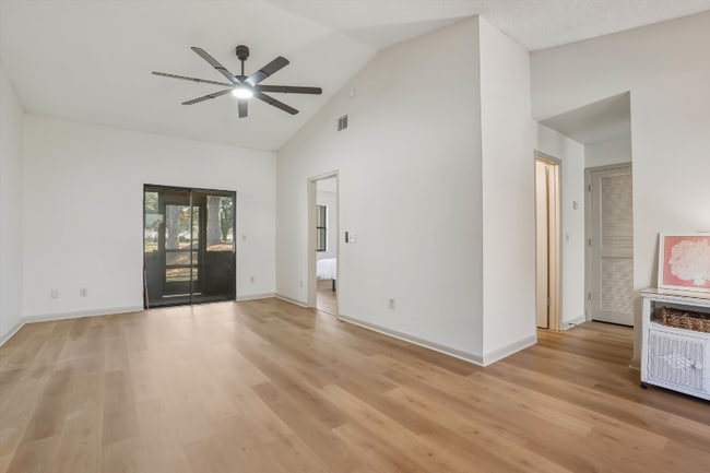 Photo - 8329 Derbyshire Pl