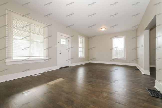 Photo - 768 Spruce St