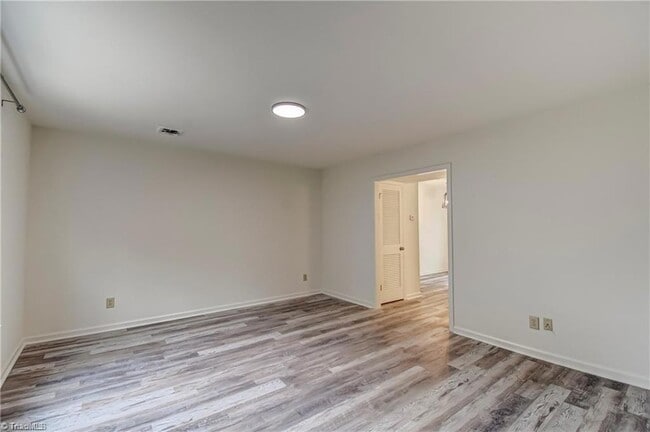 Photo - 115 S Mendenhall St