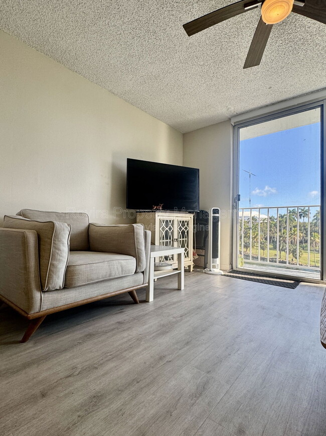 Photo - 1740 NW N River Dr Unit 516