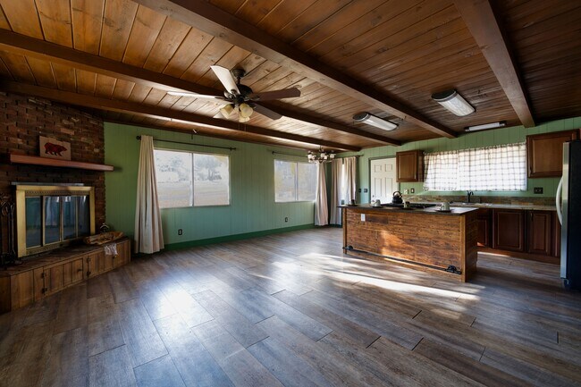 Photo - 16521 Mil Potrero Hwy