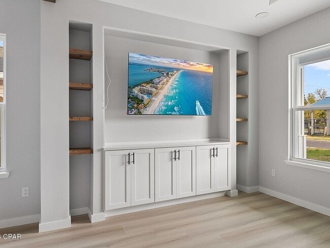 Photo - 517 E 8th St