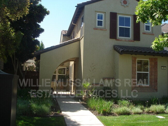 Building Photo - 284 W St Francis Ave