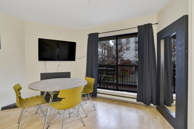 Photo - 1405 Haro St