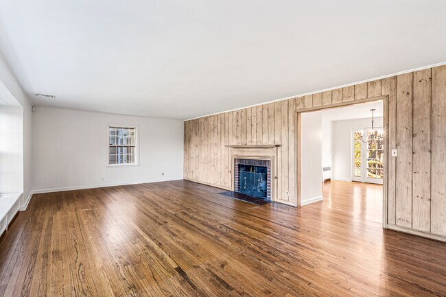 Photo - 110 Hegemans Ln